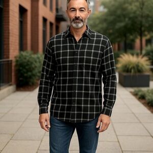 Haggar Men’s Large Black and Gray Plaid Button-Up Shirt Long Sleeve Polyester